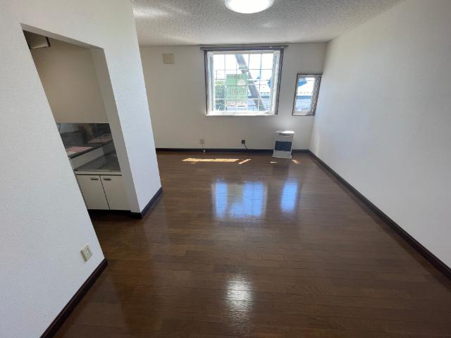 函館市駒場町アパート リビング