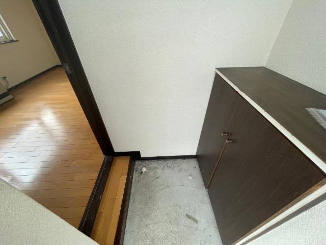 函館市港町アパート 玄関