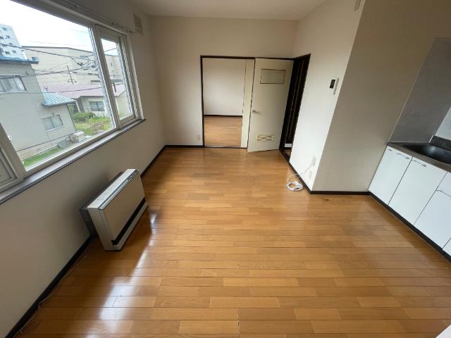 函館市港町アパート リビング