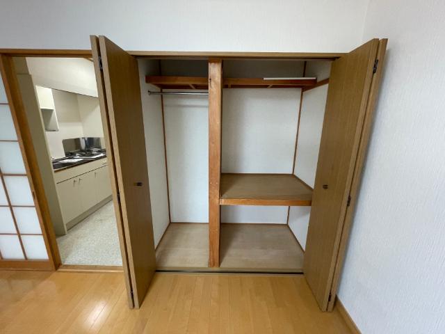 函館市美原アパート 収納