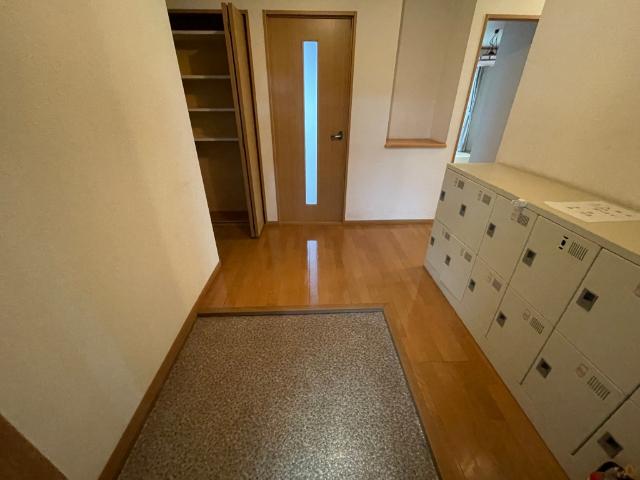 函館市美原アパート 玄関