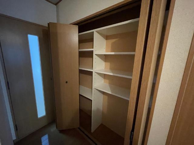 函館市美原アパート 収納
