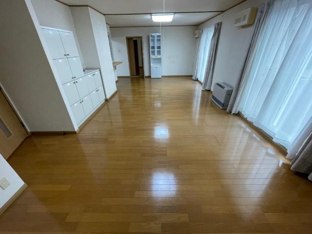 函館市美原アパート リビング