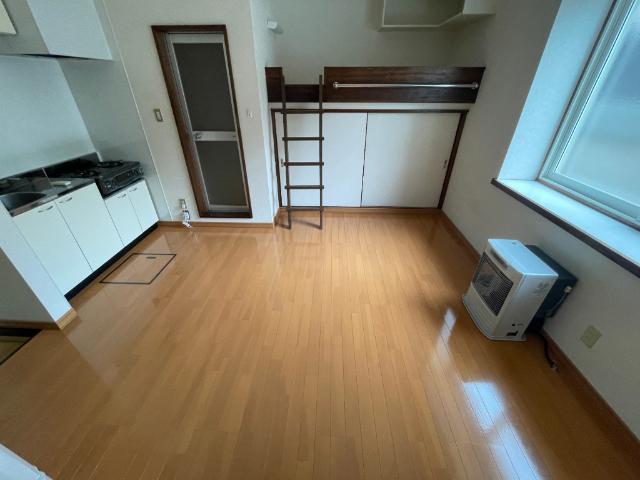 函館市亀田町アパート リビング