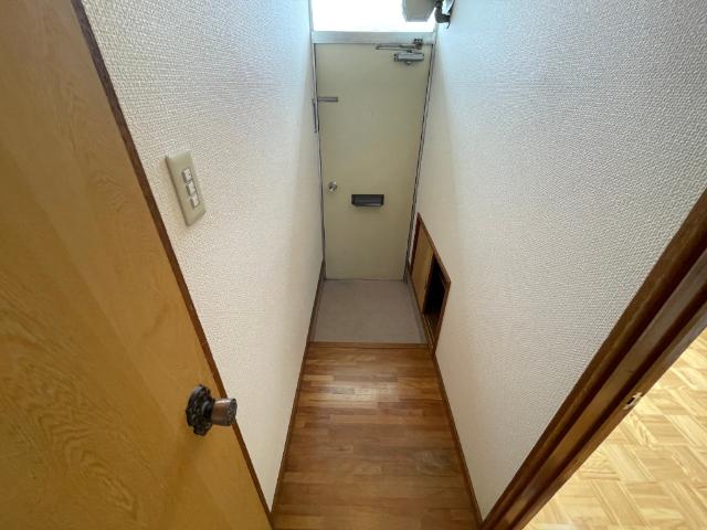 函館市富岡町アパート 玄関