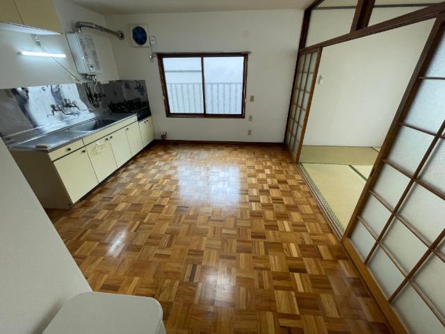 函館市富岡町アパート リビング