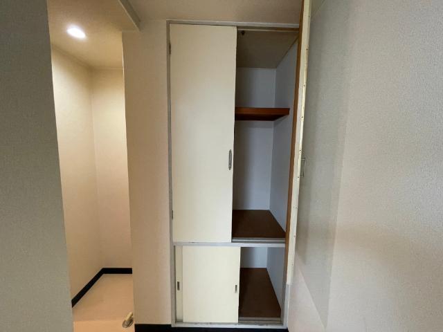 函館市富岡町アパート 収納