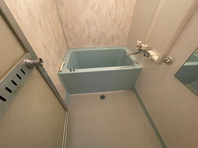 函館市富岡町アパート バス／シャワー