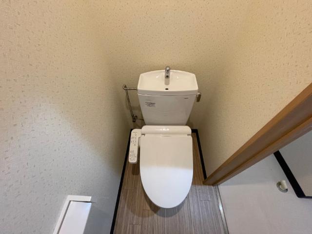 函館市富岡町アパート トイレ