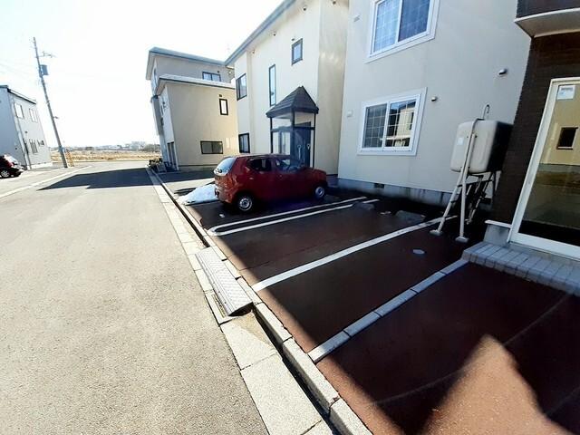 エミネンス　リミテッド（201） 駐車場
