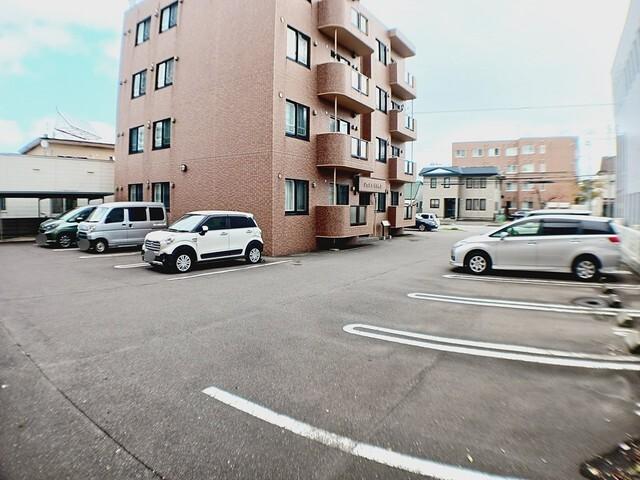 ジェルメ大手町１号棟（301） 駐車場