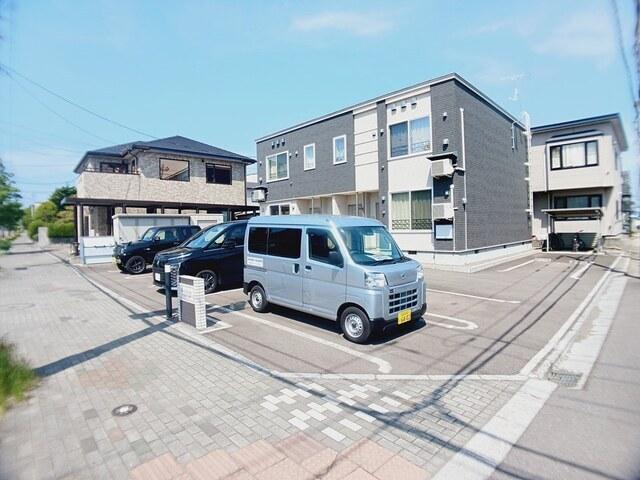 グラストレーズ深堀通（101） 駐車場