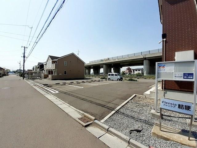 フレンシア桔梗（202） 駐車場
