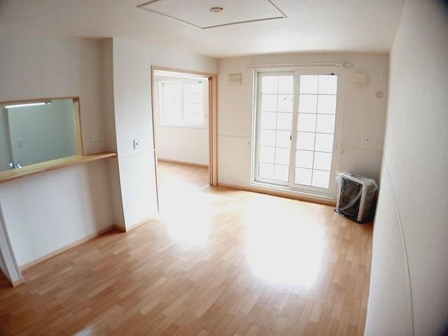 エルム　プラシードＡ−７号館（102） リビング