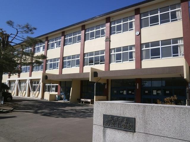 函館市立高丘小学校：300m