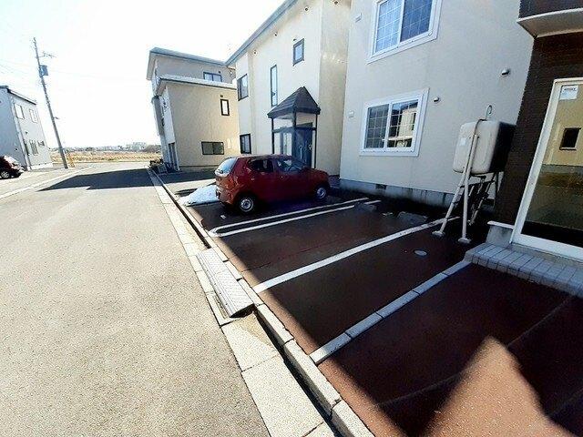 エミネンス　リミテッド（201） 駐車場