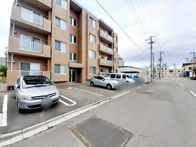 リッシュ　リヴィエール（101） 駐車場