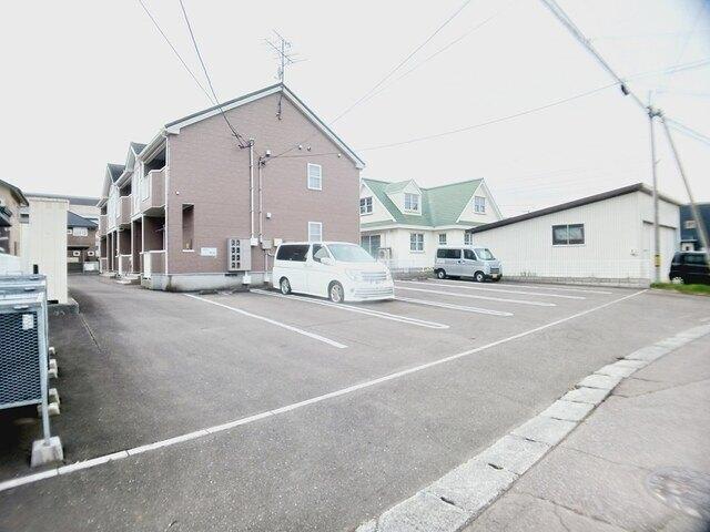ソル・ビラージュⅡ（101） 駐車場