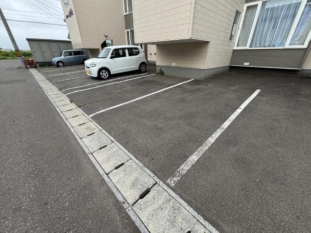 メゾンＲＥＶＥ（102） 駐車場
