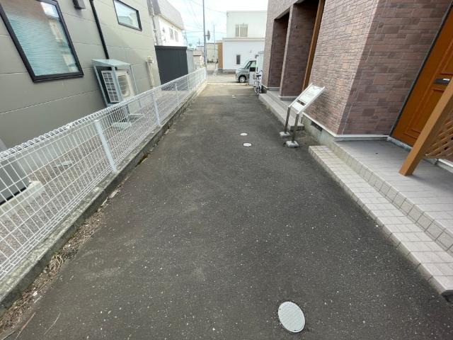 フラットロフォーテン（103） 駐車場