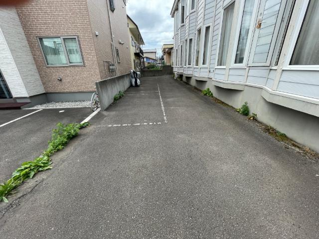 美原マンション（206） 駐車場