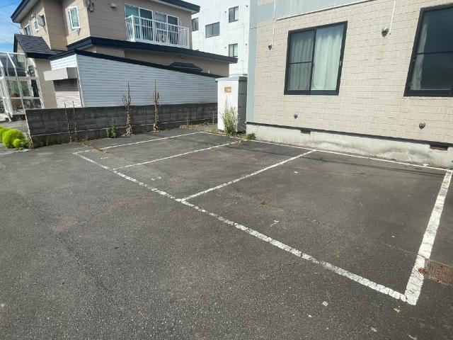 函館市湯川町アパート 駐車場