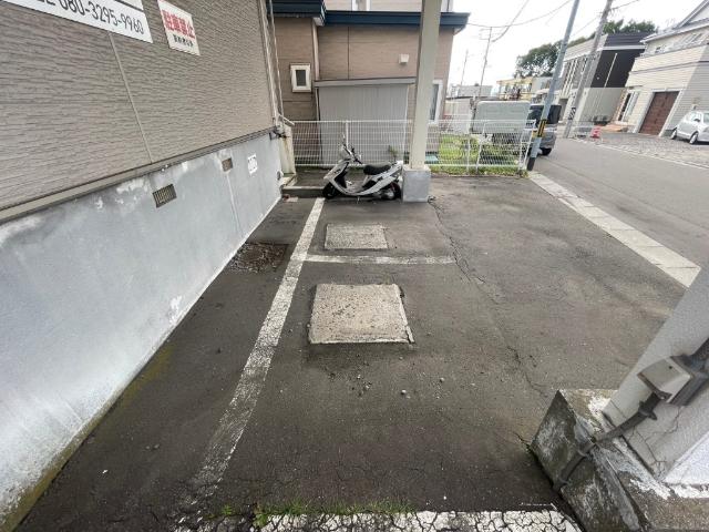 函館市中道アパート 駐車場