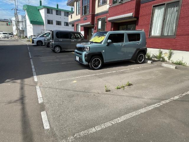 函館市花園町アパート 駐車場