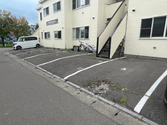 北斗市七重浜アパート 駐車場