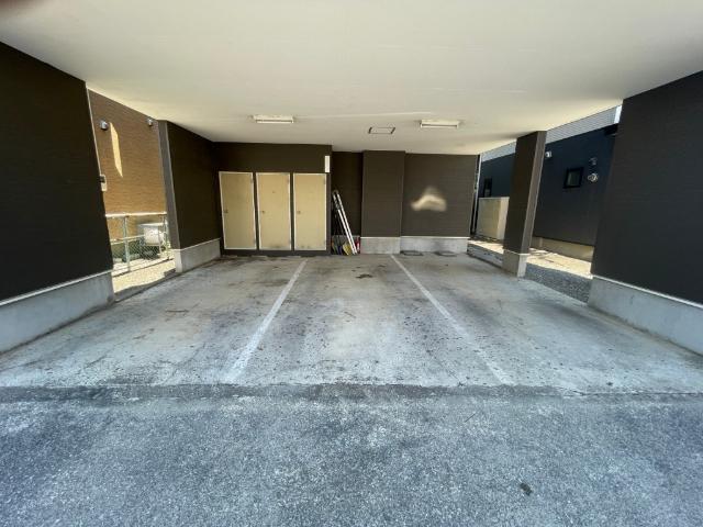 北斗市七重浜アパート 駐車場