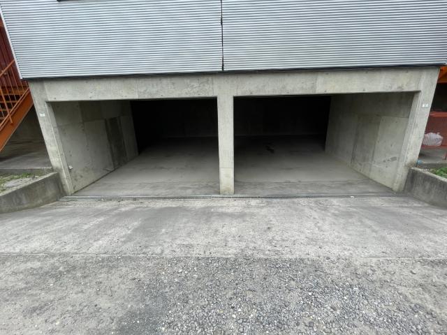 函館市中道アパート 駐車場