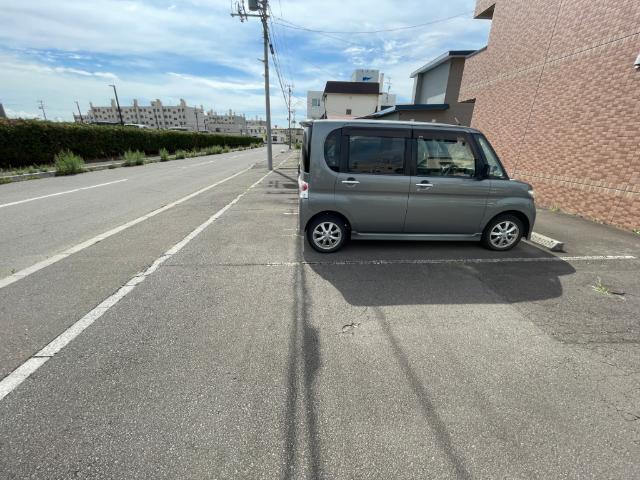 プロージェ亀田港（104） 駐車場