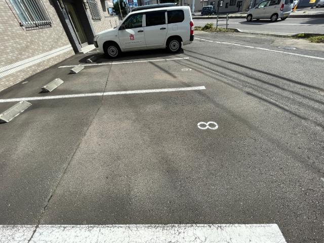 函館市日吉町マンション 駐車場
