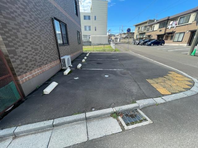 函館市湯川町マンション 駐車場