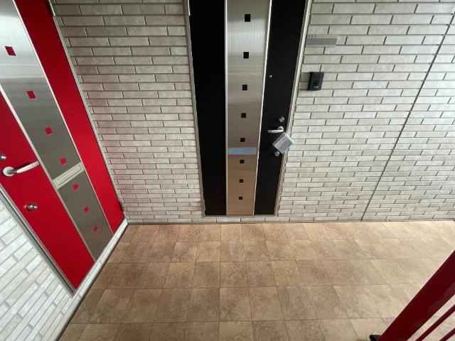 函館市柳町アパート エントランス