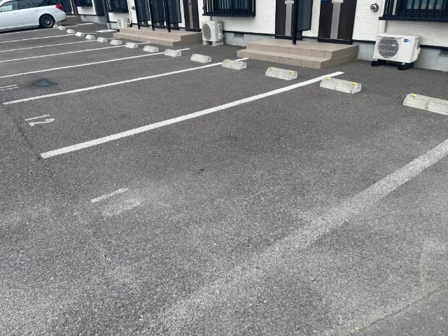函館市中道アパート 駐車場