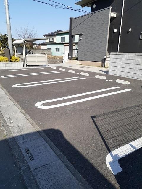 ジュリアス・ハーツ（203） 駐車場