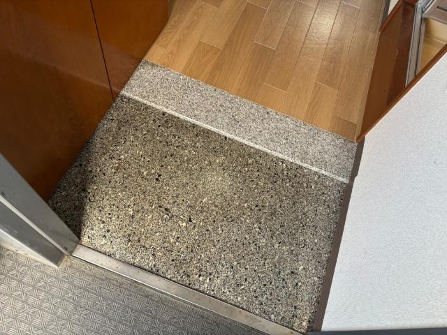 大阪市港区波除マンション 玄関