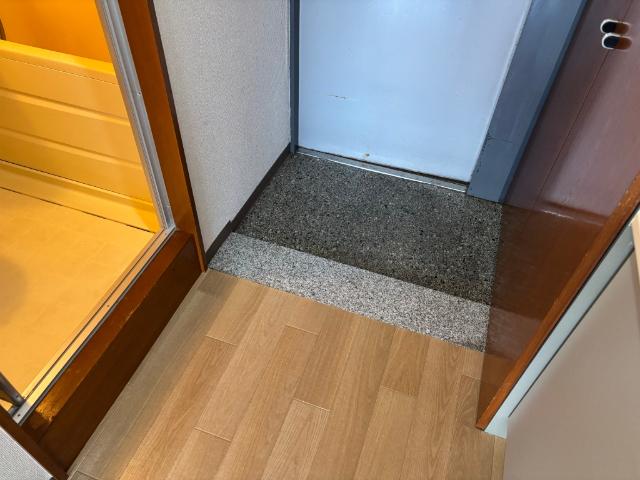 大阪市港区波除マンション 玄関
