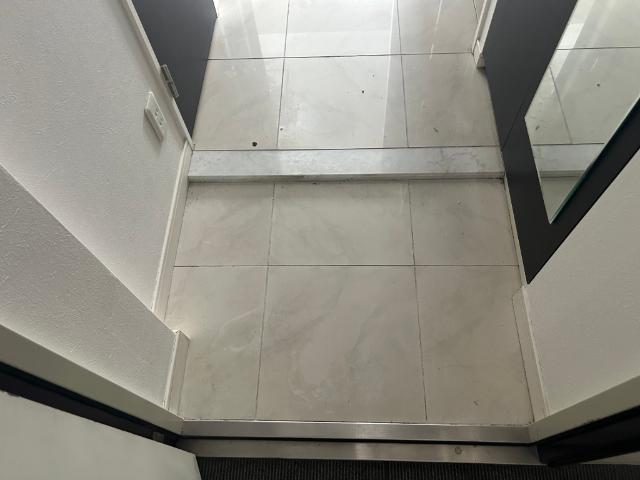 大阪市西区西本町マンション 玄関