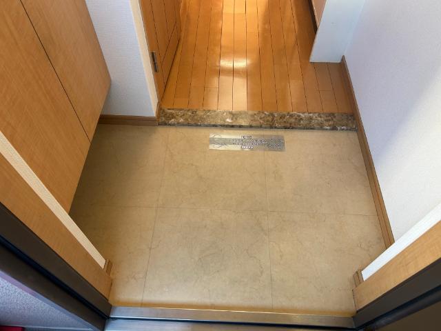 大阪市中央区内淡路町マンション 玄関