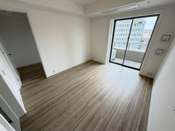 大阪市北区大深町マンション リビング