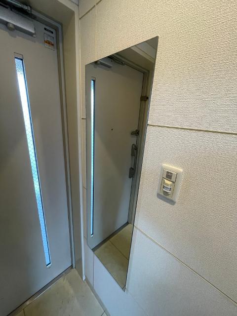 CITY　SPIRE難波プレミア 玄関