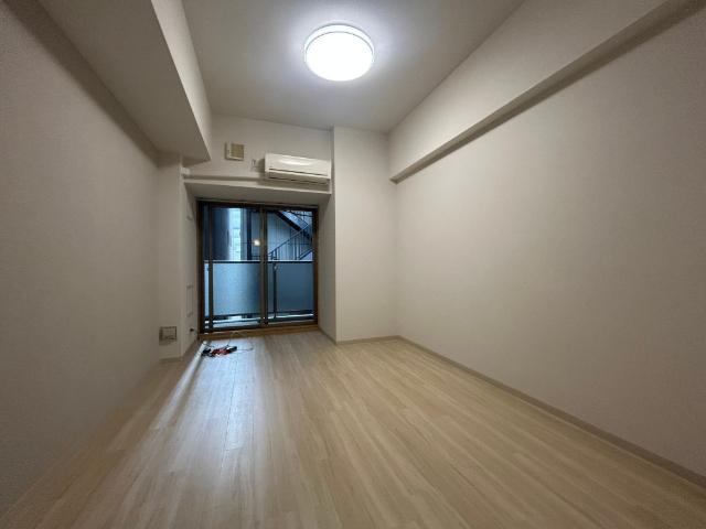 プライムアーバン御堂筋本町（605） リビング