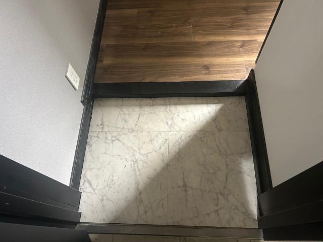 クレアジオーネ中之島西（402） 玄関