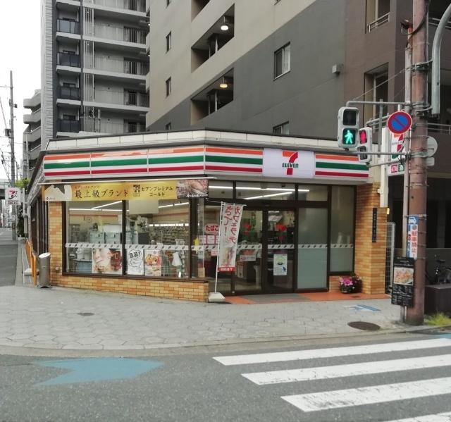 セブンイレブン大阪靱本町2丁目店：164m