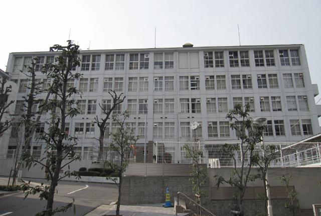 大阪府立清水谷高校：1260m