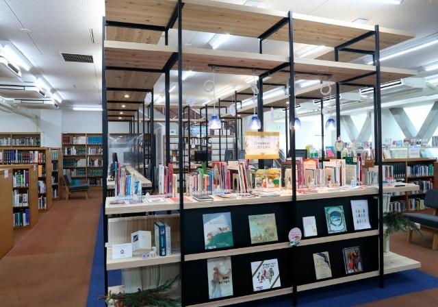 私立大阪女学院図書館：985m