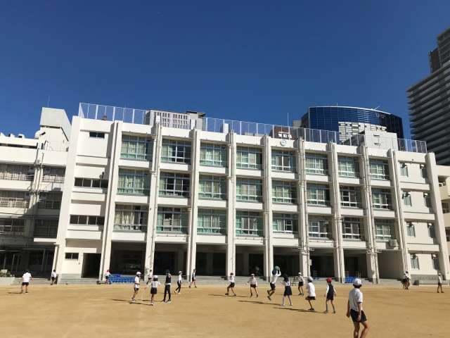 大阪市立南大江小学校：729m