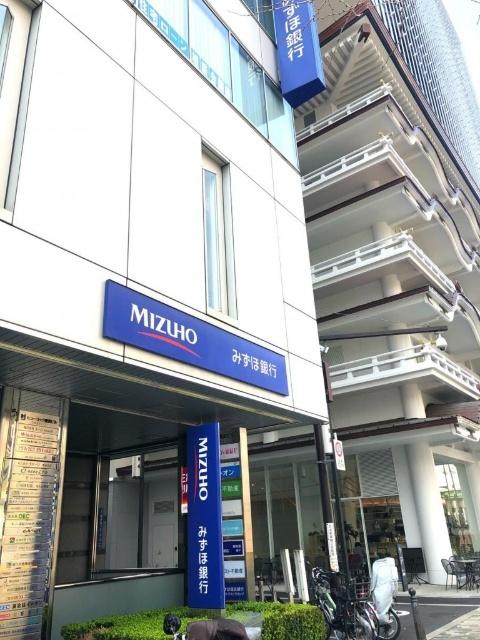 みずほ銀行難波支店：1158m